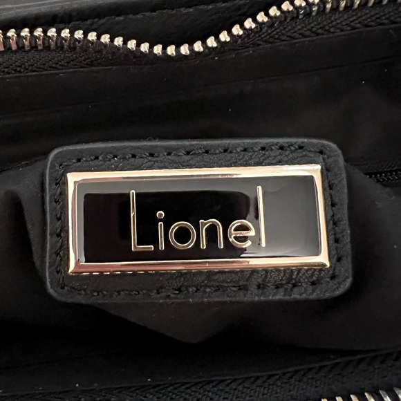 Vegan leather black purse by Lionel - Picture 9 of 15